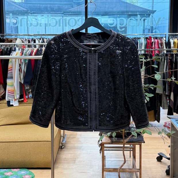 샤넬 블랙 스팽글 크롭 자켓 