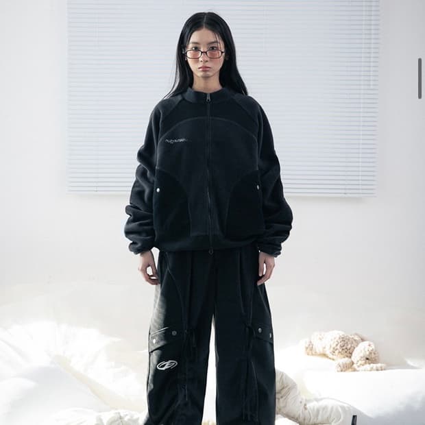 허그유어스킨 패널드 플리스 집업 블랙