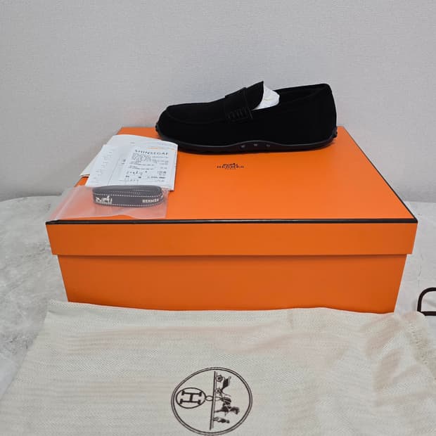 새상품 에르메스 lazy 로퍼 모카신 36.5사이즈 판매