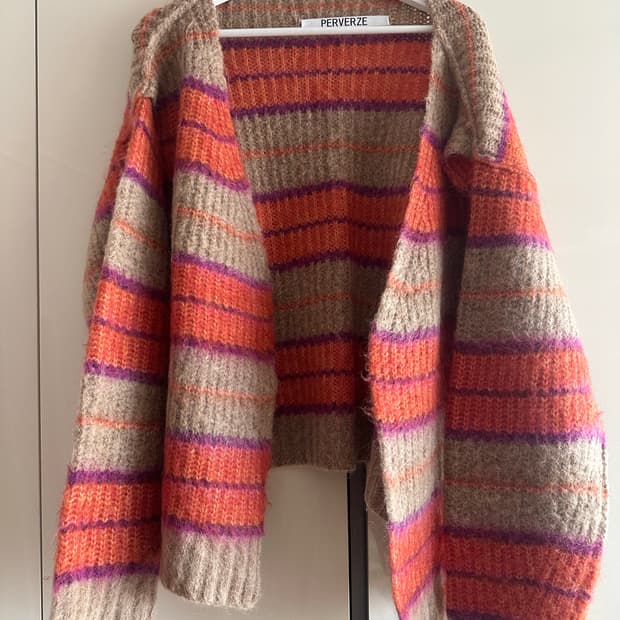 Perverze 퍼버즈 가디건