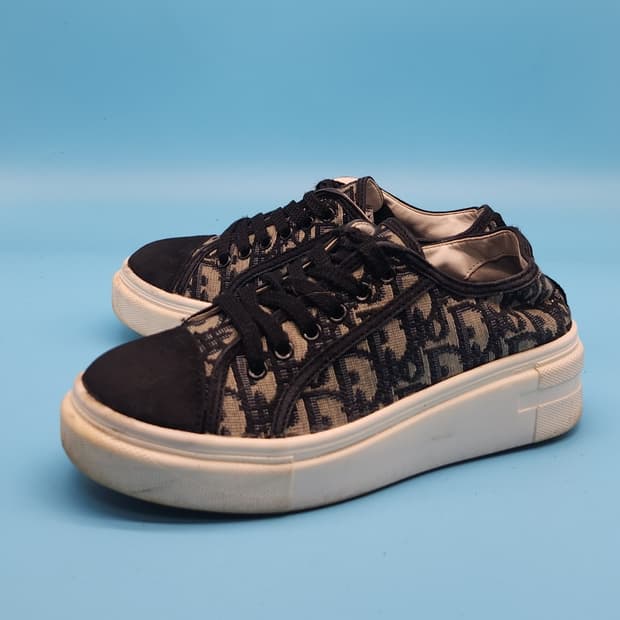 oo DIO 여성스니커즈 230