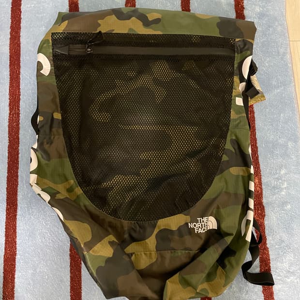 슈프림 노스페이스 워터프루프 백팩