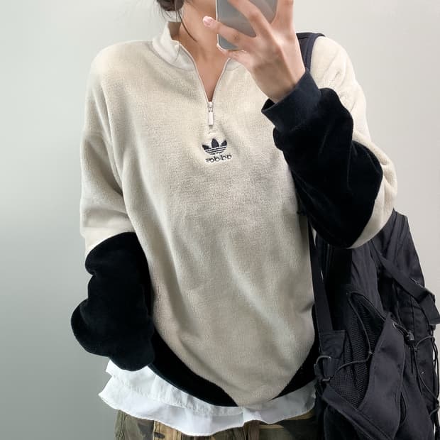 아디다스 반집업 후리스