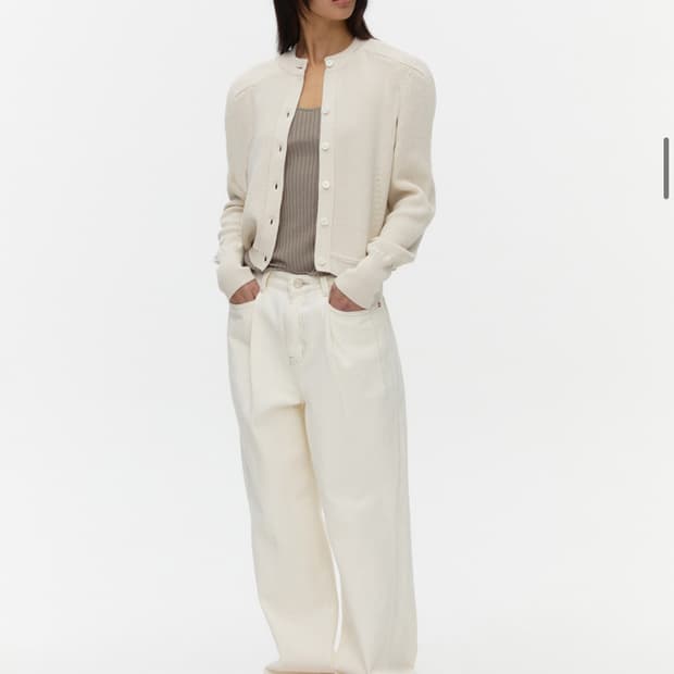 아위 립 숄더 가디건 아이보리