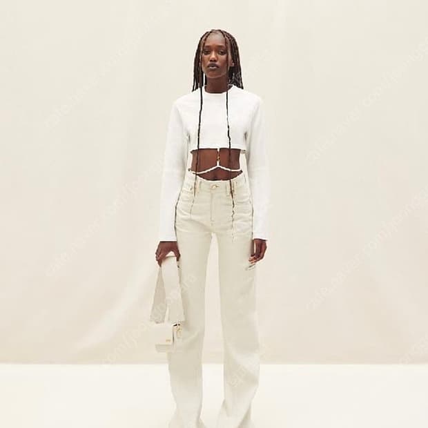 자크뮈스 티셔츠 피노 골드 크롭 티셔츠 화이트 (L)