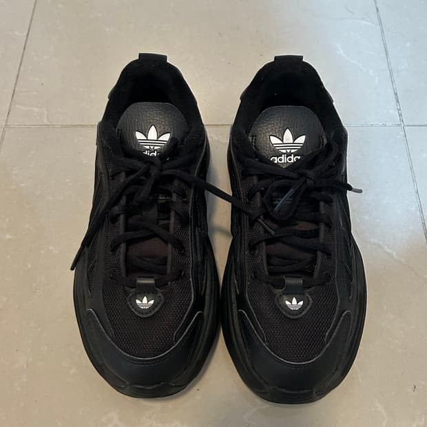 아디다스 오즈가이아 240