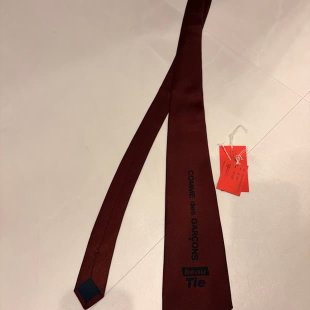 새상품 꼼데가르송 넥타이