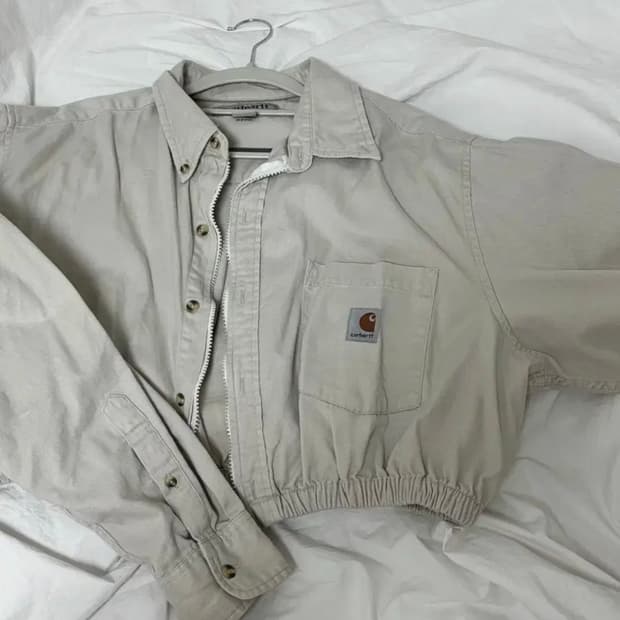 칼하트 커스텀 크롭 집업 베이지