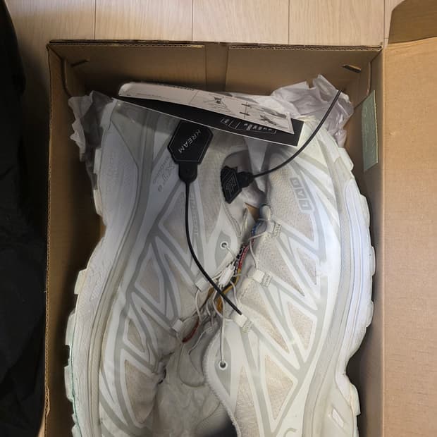 살로몬 XT6  화이트 295