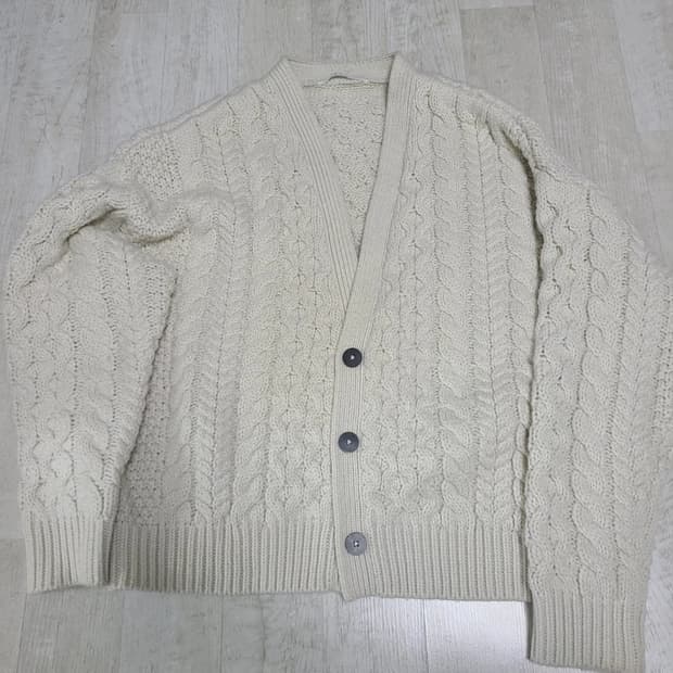 아이보리 두꺼운 가디건