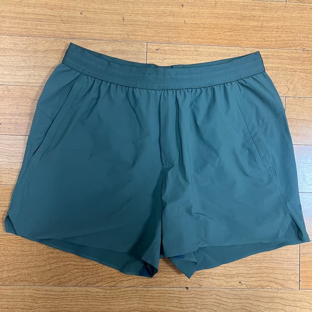룰루레몬 웨이트리프팅 쇼츠 5 *라이너리스 (L)