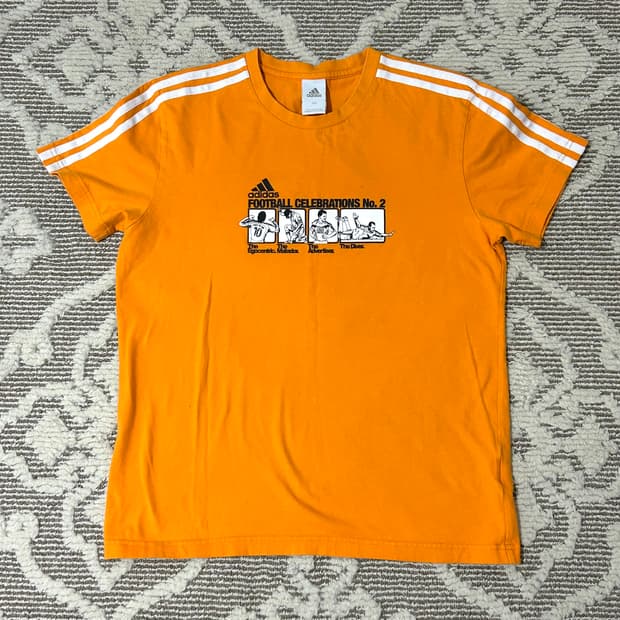 🧡아디다스 풋볼 프린팅 오렌지 반팔