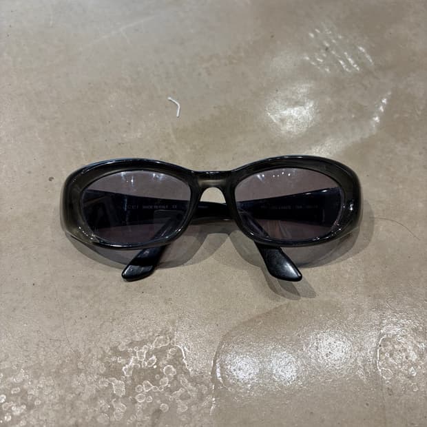 00s Gucci Oval Sunglasses