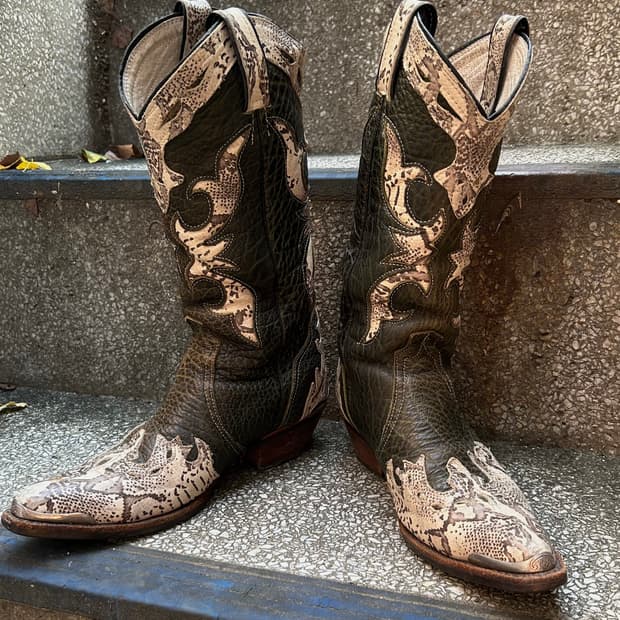 2000s vintage western boots