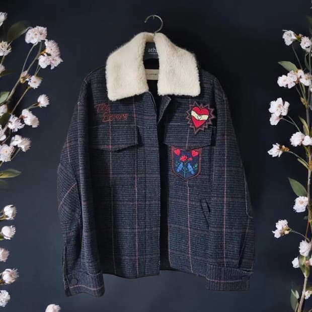 앳코너 털카라 와펜장식 오버핏 점퍼 55 66