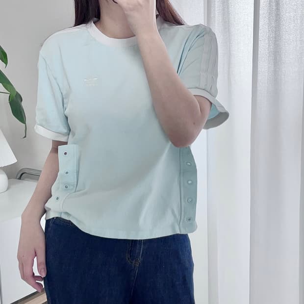 아디다스 베이비블루 화이트트레포일 반팔티  [ S-M ]