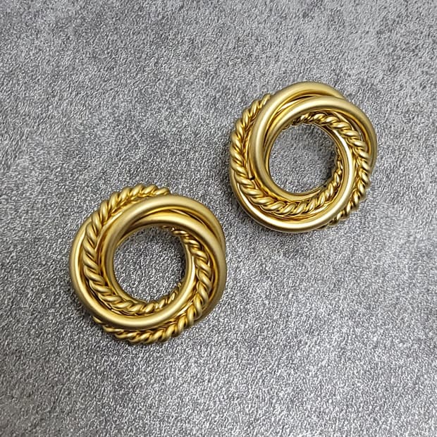 볼드 꼬임귀걸이