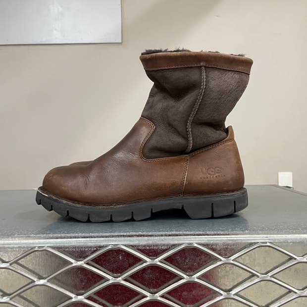 어그 맨즈 브라운 셰어링 부츠 270