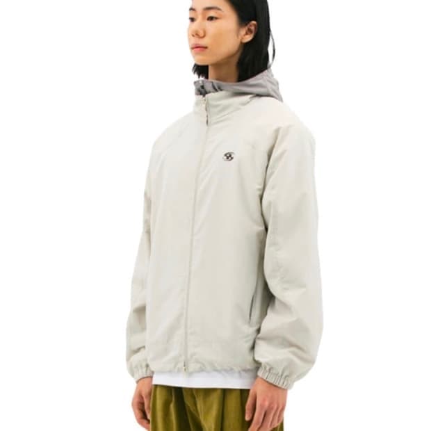 산산기어 베이지 바람막이