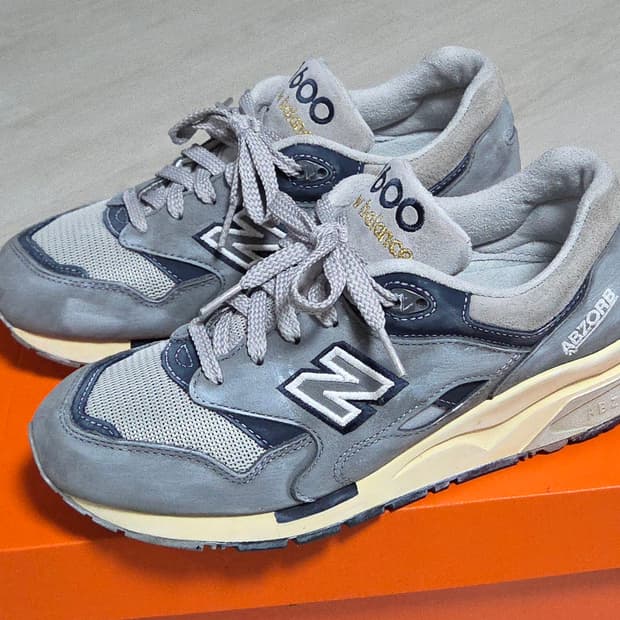 뉴발란스 1600 프리미엄 빈티지