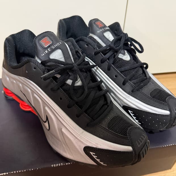 나이키 샥스 R4 280사이즈