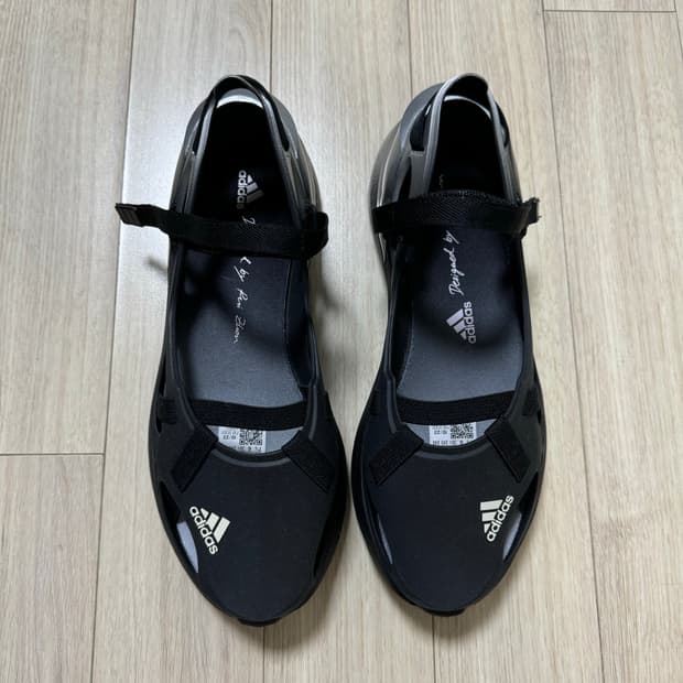 [245] Adidas X Rui 샌들 블랙