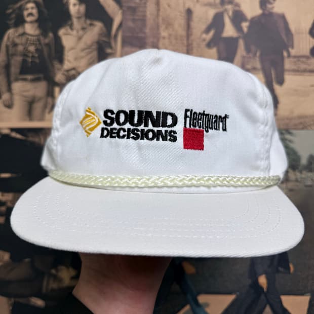 SOUND DECISIONS x Fleetguard 빈티지 화이트 트러커