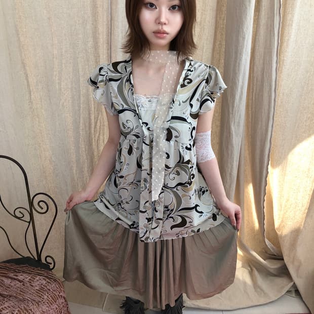 Set 페이즐리 프릴탑 & 그린티 미디 스커트