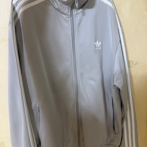 아디다스 파이어버드 트랙탑 L 사이즈 판매합니다 