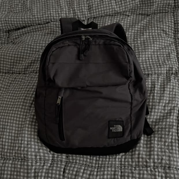 노스페이스 회색 백팩