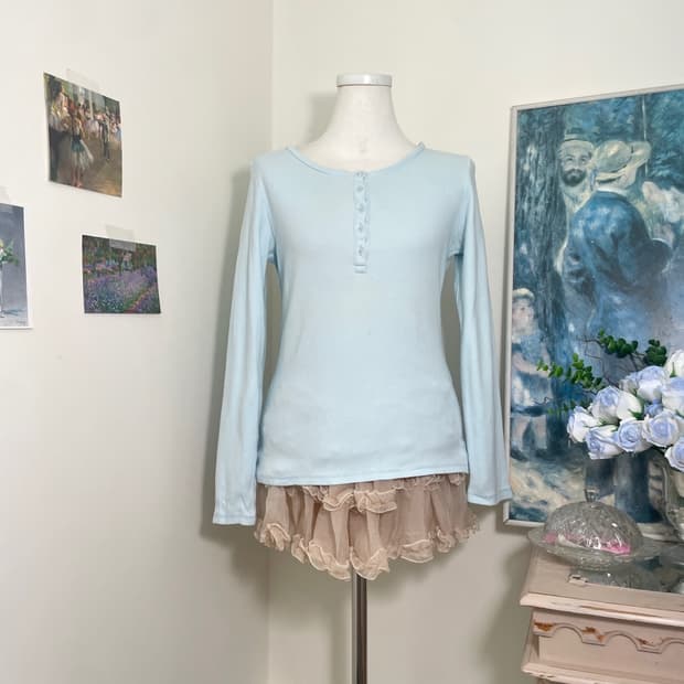 sky blue cotton button point top