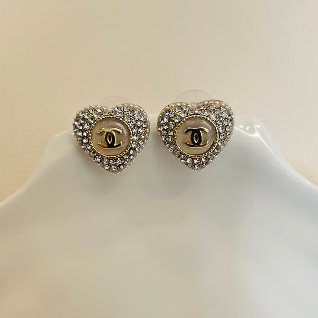 샤넬 큐빅하트 진주 샴페인골드 귀걸이 업사이클링