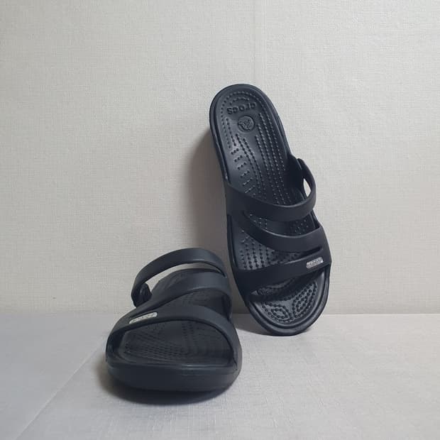 230mm 크록스 파트리샤 웨지 블랙 샌들