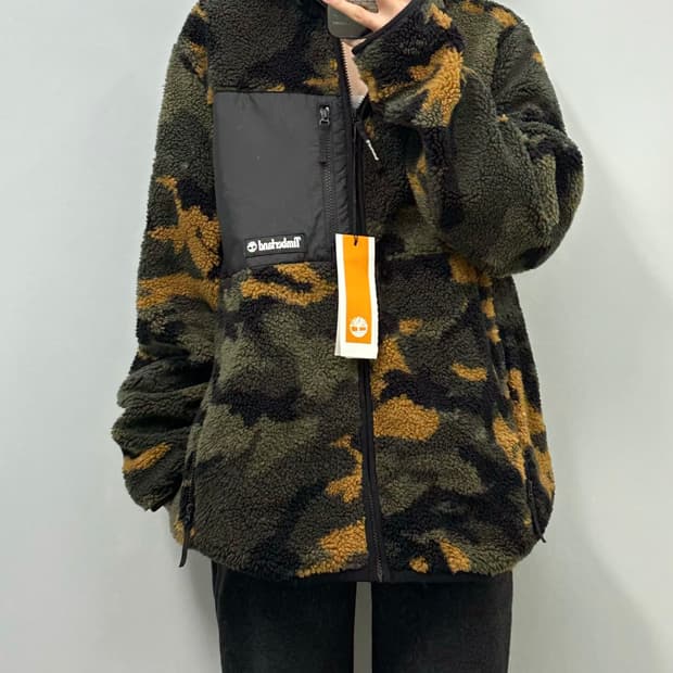 새상품 팀버랜드 카모 패턴 쉐르파 자켓
