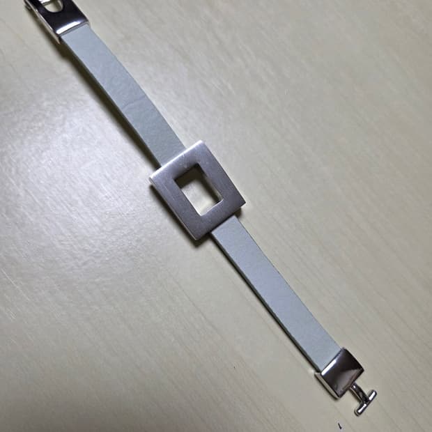 가죽 팔찌