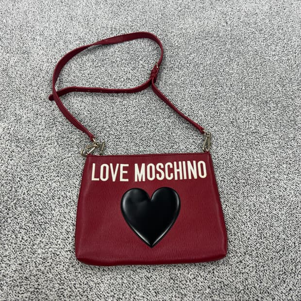 LOVE MOSCHINO 크로스백
