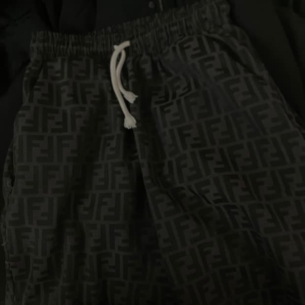 펜디 반 바지 하자품 L size