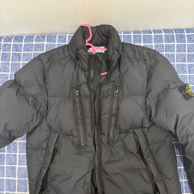 스톤아일랜드 논후드 크링클랩스 패딩S 