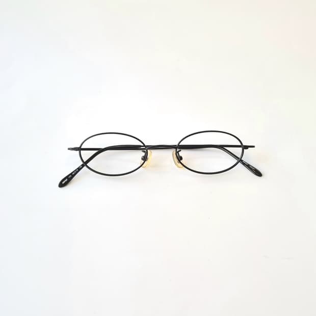 데드스탁 MU 스몰사이즈 타원형 블랙 안경테 380