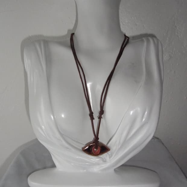 yujagi button necklace