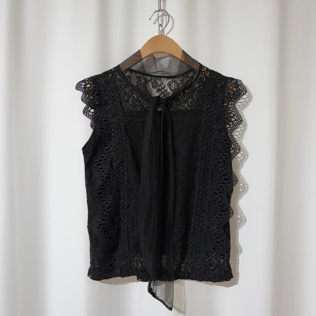 vintage lace top 