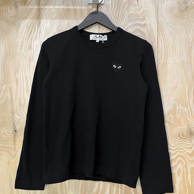 꼼데가르송 플레이 하트 와펜 롱슬리브