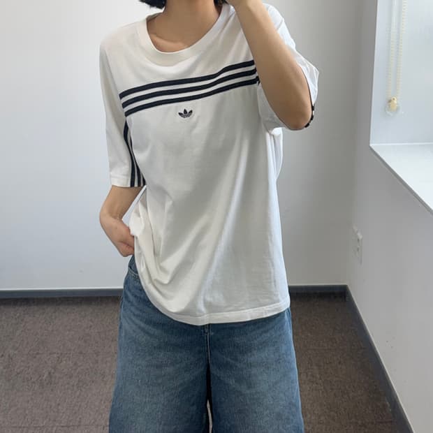 Adidas 아디다스 스몰로고 트랙 아이보리 반팔