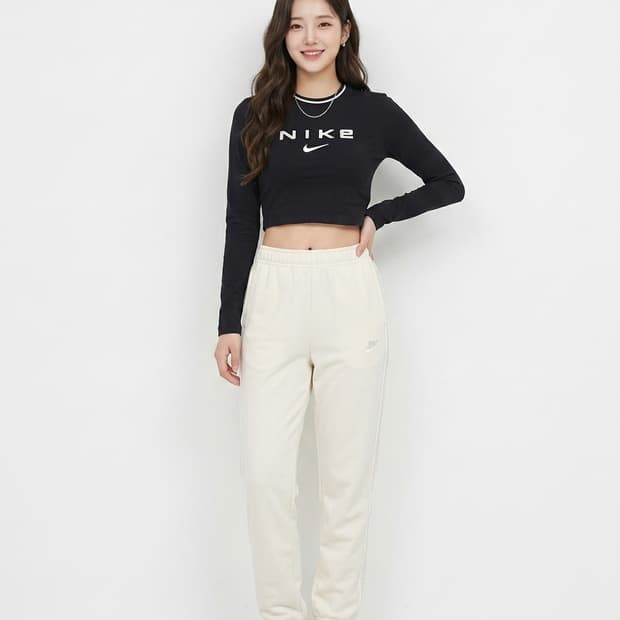 (새 상품) 나이키(NIKE) 슬림핏 긴팔 크롭 티셔츠 블랙