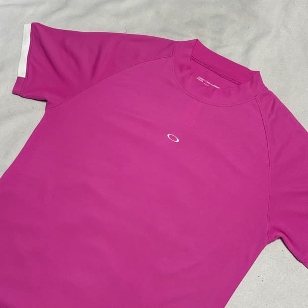 L 오클리 미드 스몰로고 반팔티