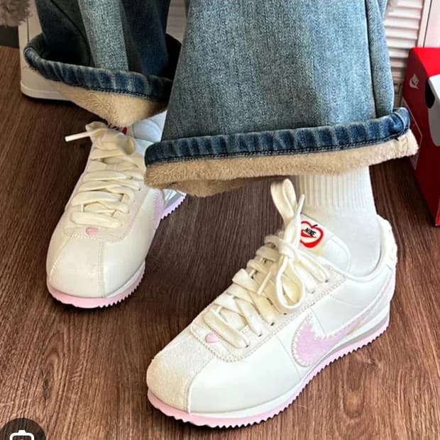 235 나이키 해외직구 칼리지 그레이 핑크 폼 코르테즈 스니커즈