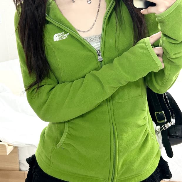 노스페이스 자수로고 연두 워머 후리스