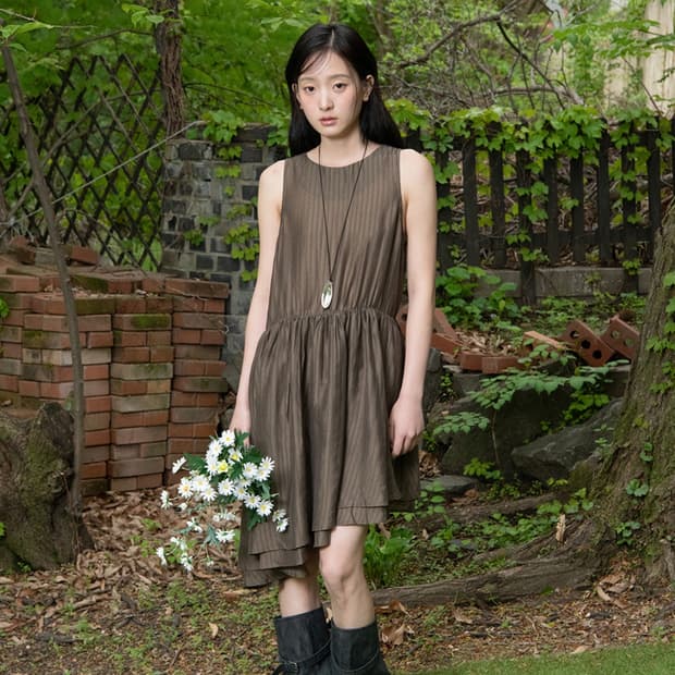오피쉬 언발란스 프릴 미디 원피스 모카