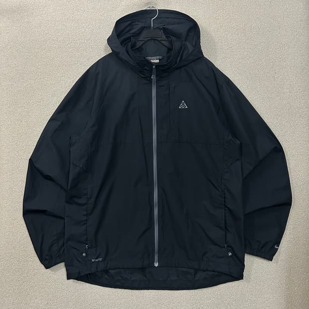 (M) 나이키 ACG 블랙 바람막이 자켓