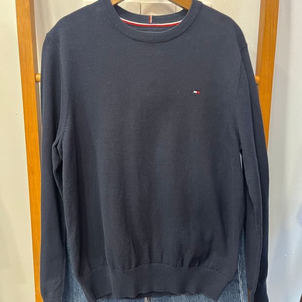 타미힐피거 네이비 라운드넥니트